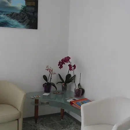 Poseidon Family Hotel 3*